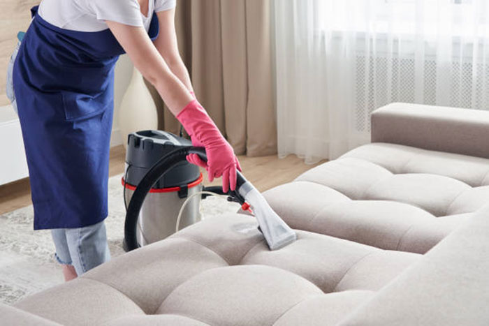 как почистить диван от пятен